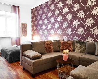 Collosal 6 Bedroom Apartment Slowackiego - Krakow - Living room