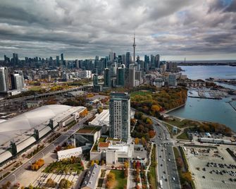 Hotel X Toronto, a Destination by Hyatt Hotel - Toronto - Building