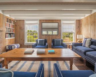 For Sale: Private Family Compound With Guest House, Pool, Tennis & Pickleball. - Nantucket - Living room