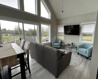 Elk Lodge in Sooke - Sooke - Salon