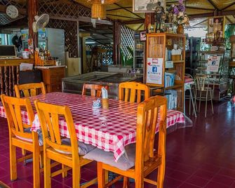Rimtalay Resort Koh Si Chang - צ'ונבורי - מסעדה
