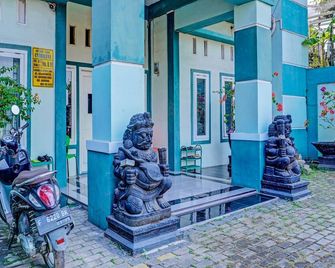 Hotel O Home Stay Elis Cateliya Syariah - Karawang