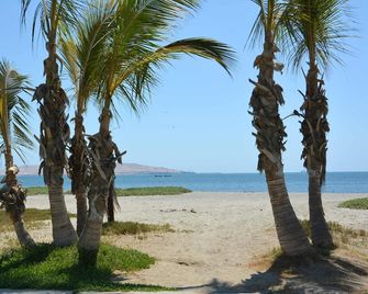 w Modern 5BR With Private Pool in Paracas - Paracas - Playa