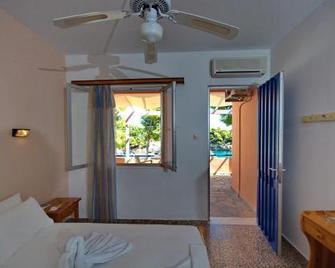Rooms Apostolis - Patitiri - Ložnice