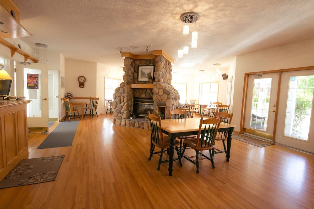Dining room view of Inn on Canyon