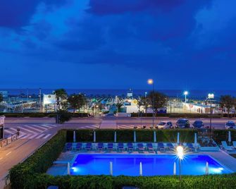 Hotel Villa Augustea - Rimini - Pool