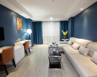Anlong Ruifeng Hotel - Qianxinan - Sala de estar