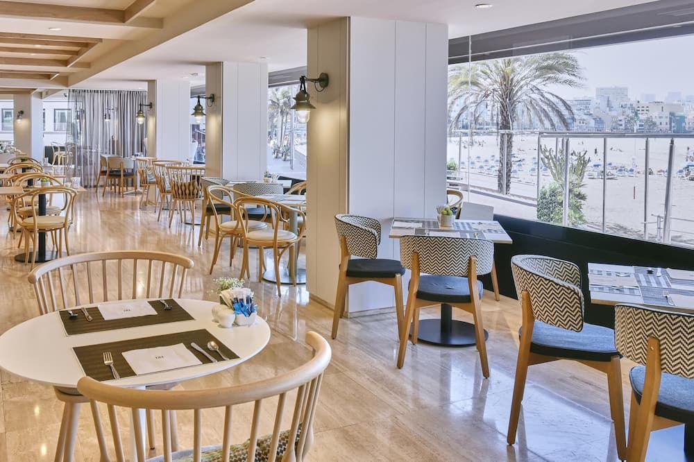 إن إتش لاس بالماس بلايا لاس كانتيراس - لاس بالماس دي غران كناريا - مطعم