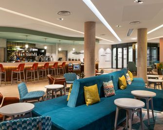 Hampton by Hilton Torquay - טורקי - בר