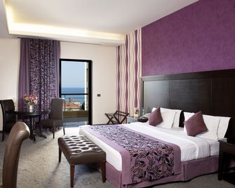 Reston Hotel - Jounieh - Bedroom