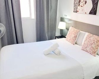 AYZ Sierra de Meira - Auto check-in property - Madrid - Bedroom