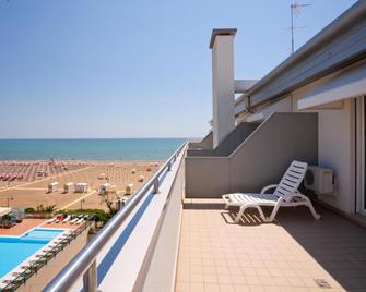 Hotel Parigi - Caorle - Balcony