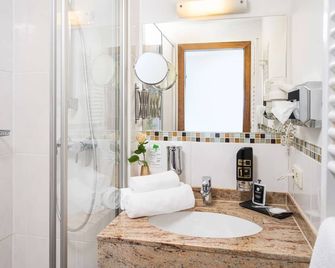 Arthotel ANA Gold - Augsburg - Bathroom