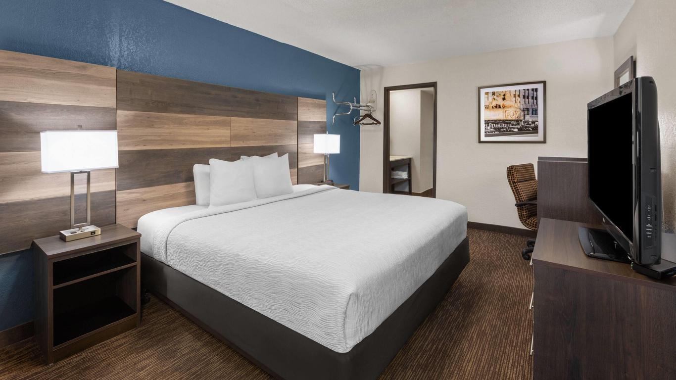 Baymont by Wyndham Downtown Detroit