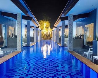 Yuwadee Resort - Chalong - Pool