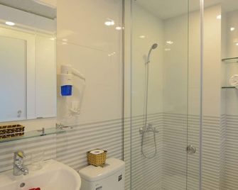 Hanoi Prime Center Hotel - Hanoi - Bathroom