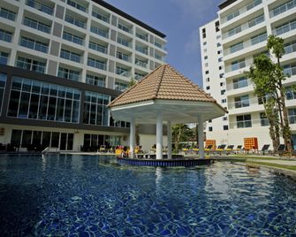 منتجع سينتارا باتايا - باتايا - شرفة