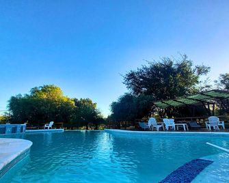 Cabañas El Principio - Villa Cura Brochero - Piscina