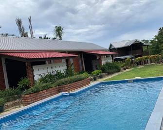 Hujung Kampung Resort - Kampung Kedawang - Pool