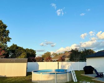 Soluna-Fully fenced home with private pool - Spring Hill