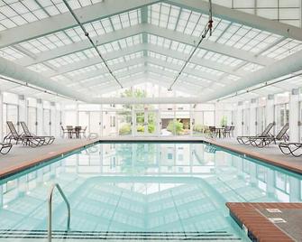 Historic Patrick Henry Square Resort - Williamsburg - Pool