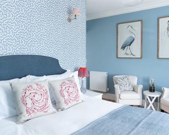 Pink Beach Guest House - Shanklin - Bedroom