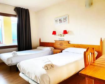 Apartamentos Snoe Edelweiss - Benasque - Slaapkamer