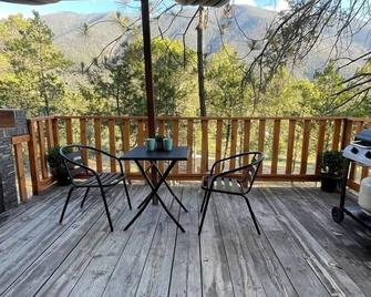 Glamping Moret Tiny House M1 Cabaña Para 2 Personas-pet Friendly - Arteaga - Balcón