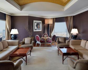 Sheraton Dammam Hotel & Convention Centre - Dammam - Living room