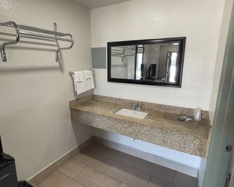 Budget Inn Ada - Ada - Bad
