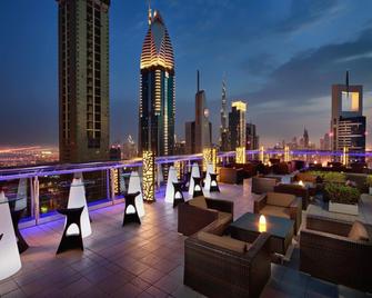 فور بوينتس باي شيراتون - دبي - شرفة