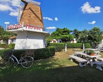 De Coco House - Si Racha