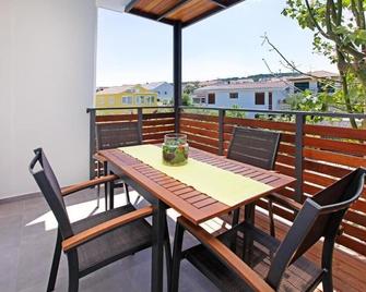 Santa Cruz Apartments Supetar - Supetar - Balkon