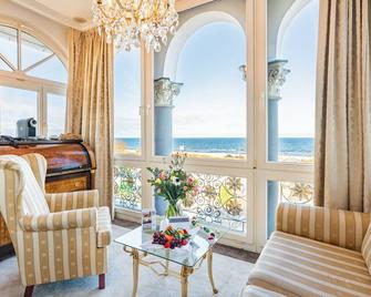 Seetelhotel Ahlbecker Hof - הרינגסדורף - סלון