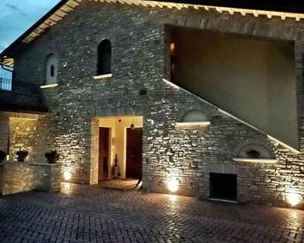 Farmhouse with private pool near Assisi -25 people - Assisi - Building