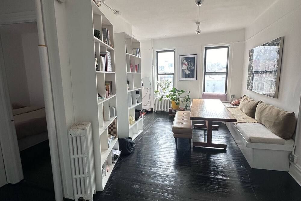 Bright and Spacious 1-Bedroom Apartment in the Heart of Soho/Nolita - ניו יורק - סלון