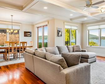 Whatcom By The Water - Bellingham - Living room
