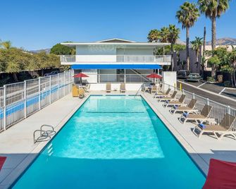 Motel 6 Santa Barbara, Ca - State Street - Santa Barbara - Bể bơi