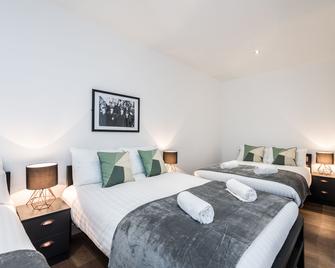 Sgt Peppers Mathew Street Apartments By Happy Days - Liverpool - Bedroom