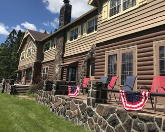 Cascade Lodge - Lutsen - Building