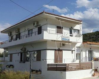 Koukounari 2 Rooms - Skala - Building