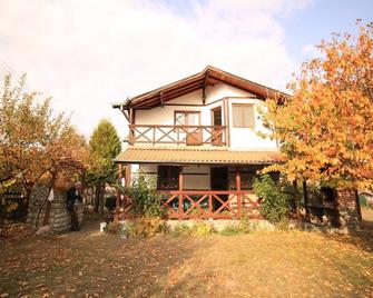 Guest House Gradina - Banya (Blagoevgrad) - Edificio