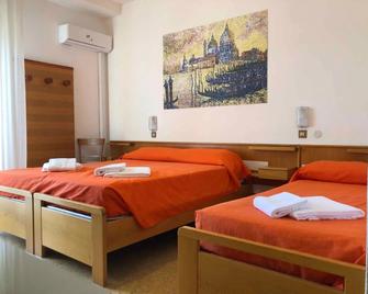 Hotel Adriatico - Bibione - Bedroom