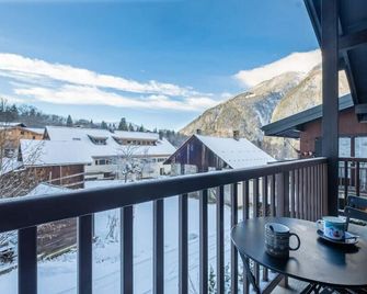 Apt with nice view near the center of Chamonix - Chamonix - Balcony