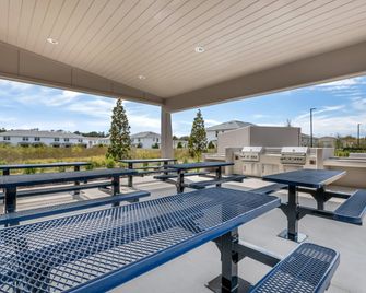 Comfort Inn & Suites Orlando Sanford Airport - Sanford - Vybavení ubytovacího zařízení