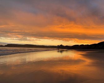Short walk to surf, shops and all the best things Torquay has to offer - Torquay - Beach