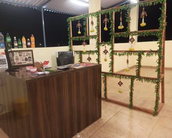 Hotel Swami And Lodging - Chiplūn - Front desk