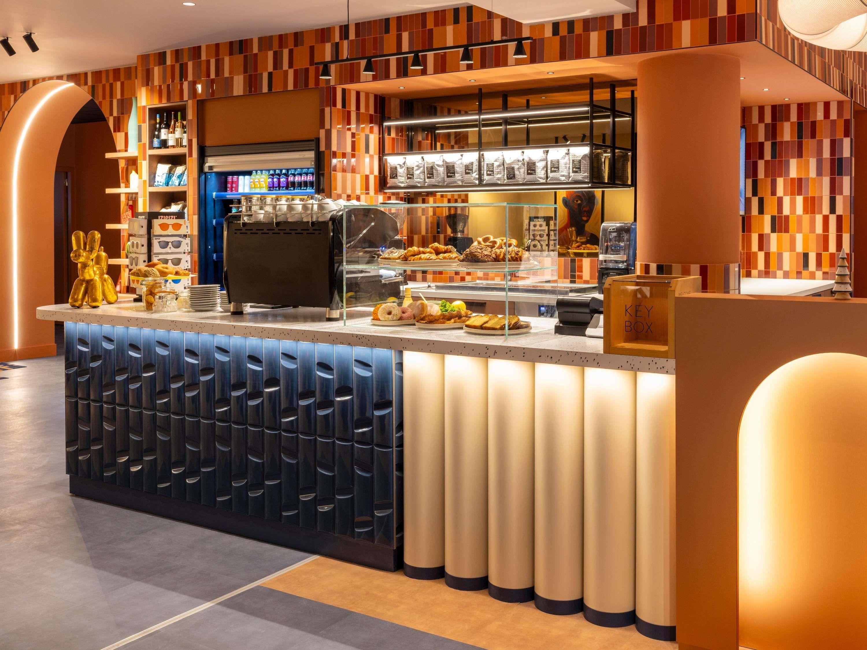 TRIBE Hotel Den Haag Centraal - Opened December 2025 - La Haye - Bar