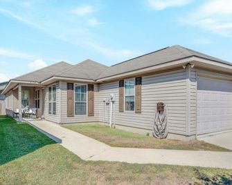 Cozy secluded retreat close to shopping! - Baton Rouge - Toà nhà