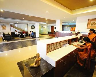 The Viceroy Comforts - Mysore - Front desk